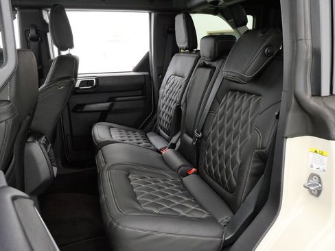 Used 2025 Ford Bronco Outer Banks AWD/4WD image 18
