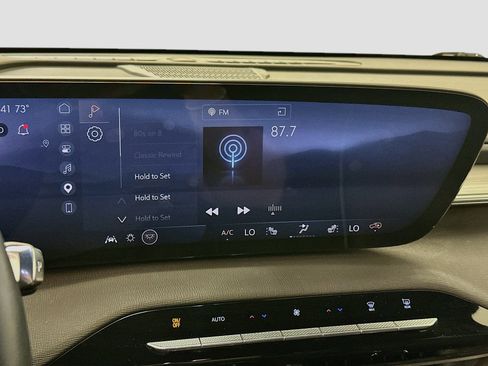 Used 2025 Buick Enclave Preferred AWD/4WD image 21