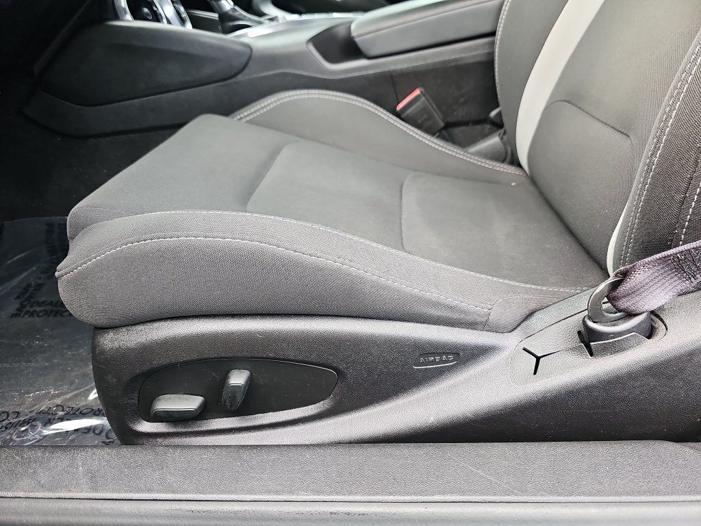 Used 2017 Chevrolet Camaro LT RWD image 27