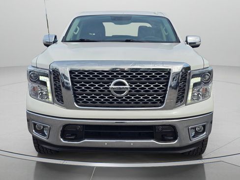 Used 2017 Nissan Titan SL AWD/4WD image 12