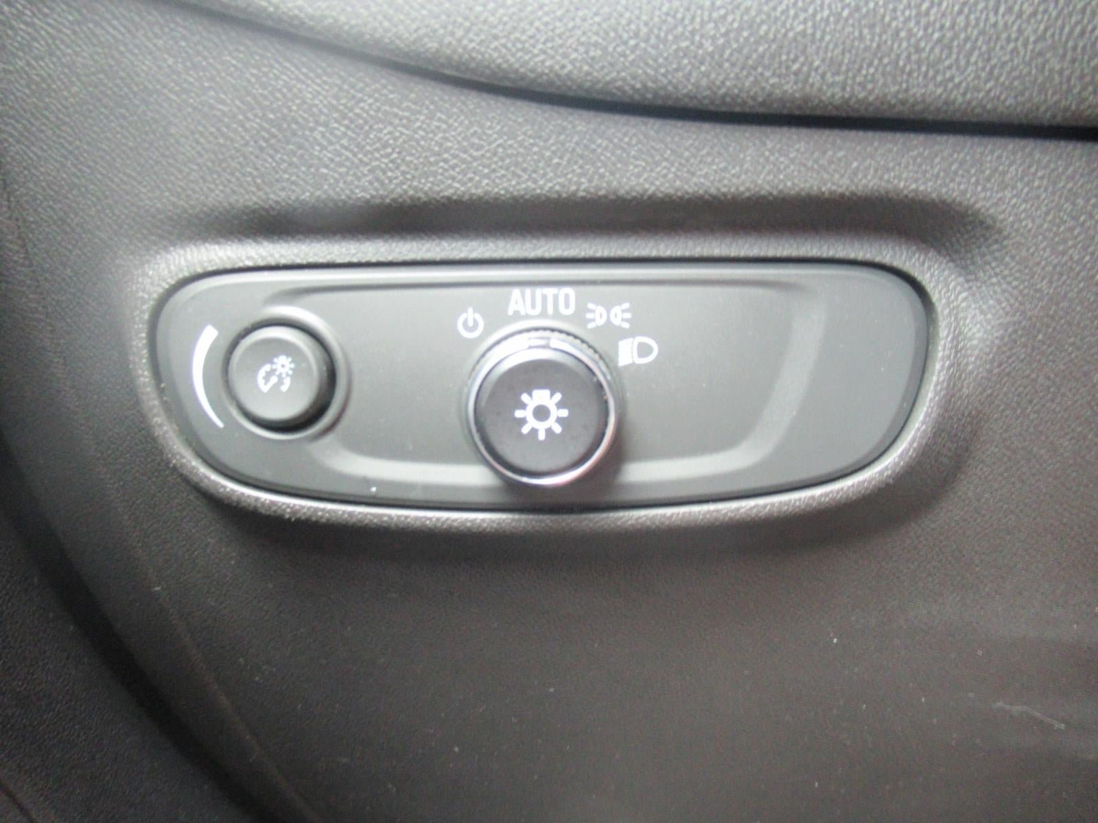 Used 2020 Chevrolet Equinox LT w/ LPO, Floor Liner Package FWD image 22