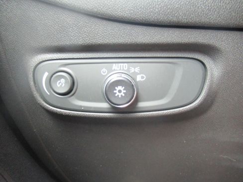 Used 2020 Chevrolet Equinox LT w/ LPO, Floor Liner Package FWD image 22