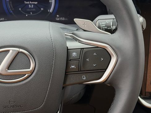 Certified 2025 Lexus RZ 450e image 17