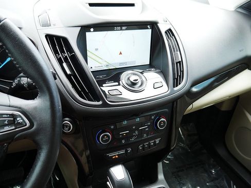Used 2018 Ford Escape Titanium AWD/4WD image 34