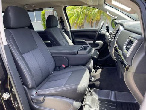 Used 2017 Nissan Titan SV RWD image 22