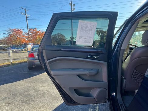 Used 2011 Cadillac SRX Luxury image 9