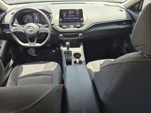 Certified 2025 Nissan Altima 2.5 S FWD image 16