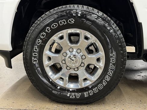 Used 2024 RAM 2500 Laramie AWD/4WD image 6