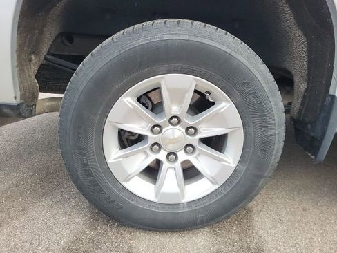 Used 2021 Chevrolet Silverado 1500 LT image 14