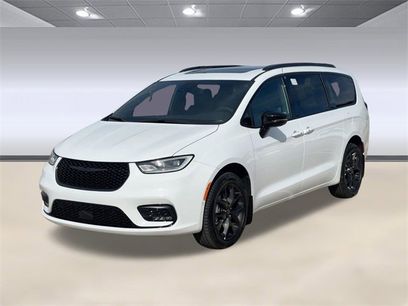 New 2026 Chrysler Pacifica Limited