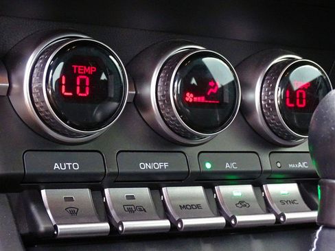Used 2025 Toyota GR86 Premium w/ ALL Weather Mat Package (TMS) RWD image 35