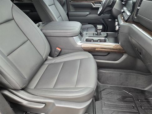 Used 2025 GMC Sierra 1500 Elevation w/ Elevation Premium Package image 14