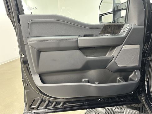 New 2025 Ford F250 Lariat w/ Lariat Ultimate Package image 12