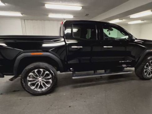 Certified 2025 GMC Canyon Denali AWD/4WD image 9