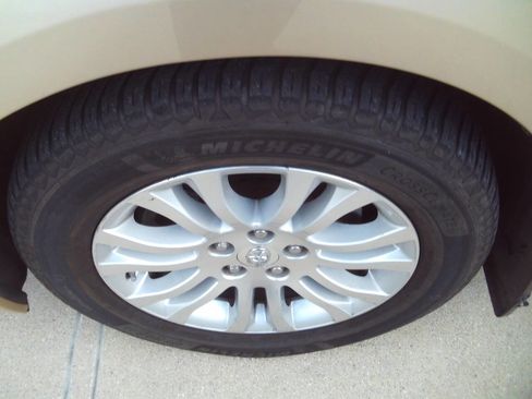 Used 2011 Toyota Sienna XLE image 21