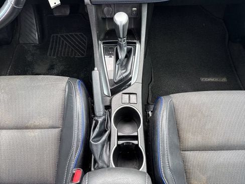 Used 2018 Toyota Corolla SE FWD image 15
