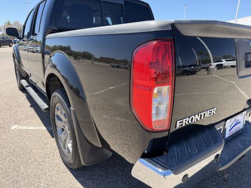 Used 2019 Nissan Frontier SL AWD/4WD image 11