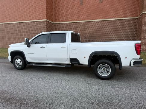 Used 2021 Chevrolet Silverado 3500 High Country image 12