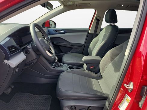 Certified 2023 Volkswagen Taos SE w/ Panoramic Sunroof Package image 11