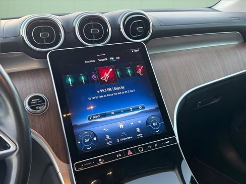 Used 2024 Mercedes-Benz GLC 300 4MATIC image 24