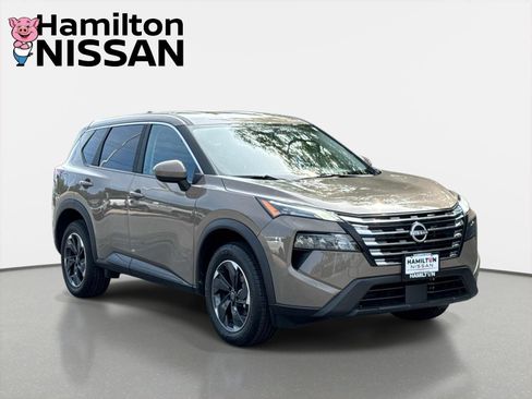 Used 2025 Nissan Rogue SV AWD/4WD image 1