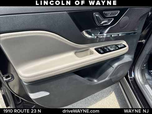 Certified 2025 Lincoln Corsair AWD w/ Equipment Group 101A image 13