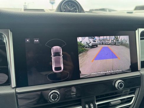 Used 2024 Porsche Macan image 20