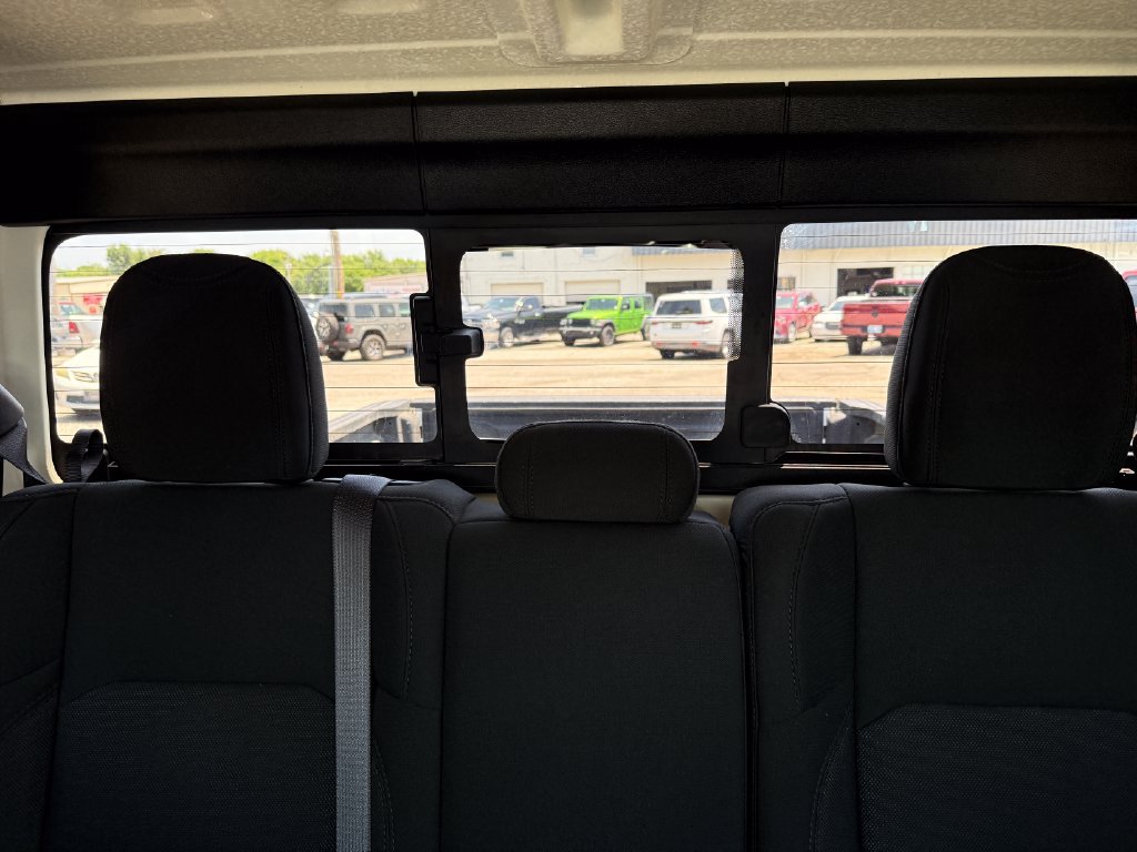 Used 2020 Jeep Gladiator Overland AWD/4WD image 25