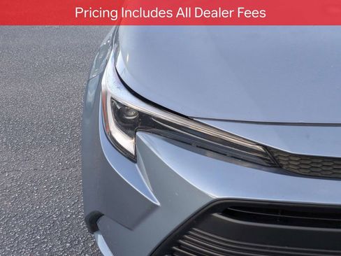 Used 2023 Toyota Corolla LE FWD image 11