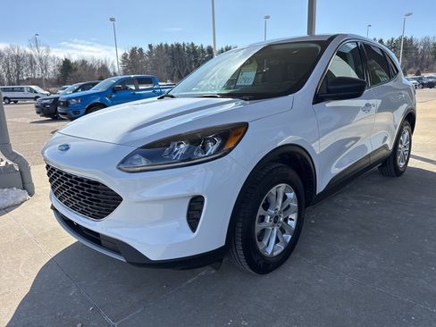 Certified 2022 Ford Escape SE w/ Convenience Package image 3