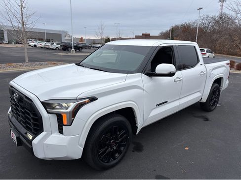 Used 2022 Toyota Tundra SR5 w/ TRD Sport Package image 10