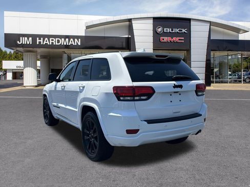 Used 2018 Jeep Grand Cherokee Altitude RWD image 5