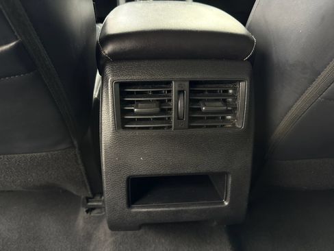 Used 2023 Mitsubishi Outlander SE FWD image 38