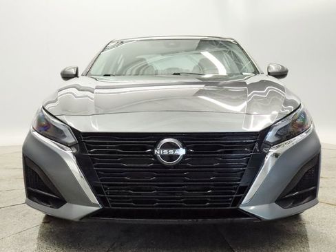Used 2023 Nissan Altima 2.5 SV w/ SV Premium Package AWD/4WD image 12