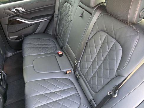 Used 2023 BMW X5 xDrive40i AWD/4WD image 17