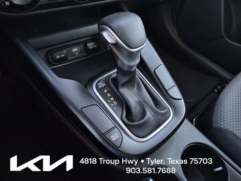 Certified 2025 Kia Soul LX w/ LX Technology Package FWD image 34