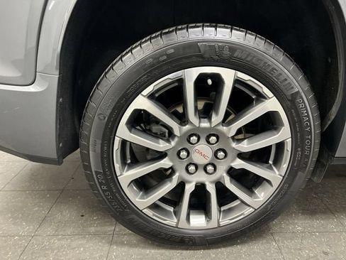Certified 2022 GMC Acadia Denali w/ Denali Ultimate Package AWD/4WD image 34