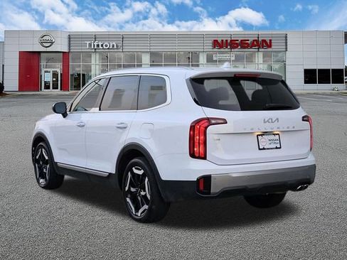 Used 2025 Kia Telluride S FWD image 6