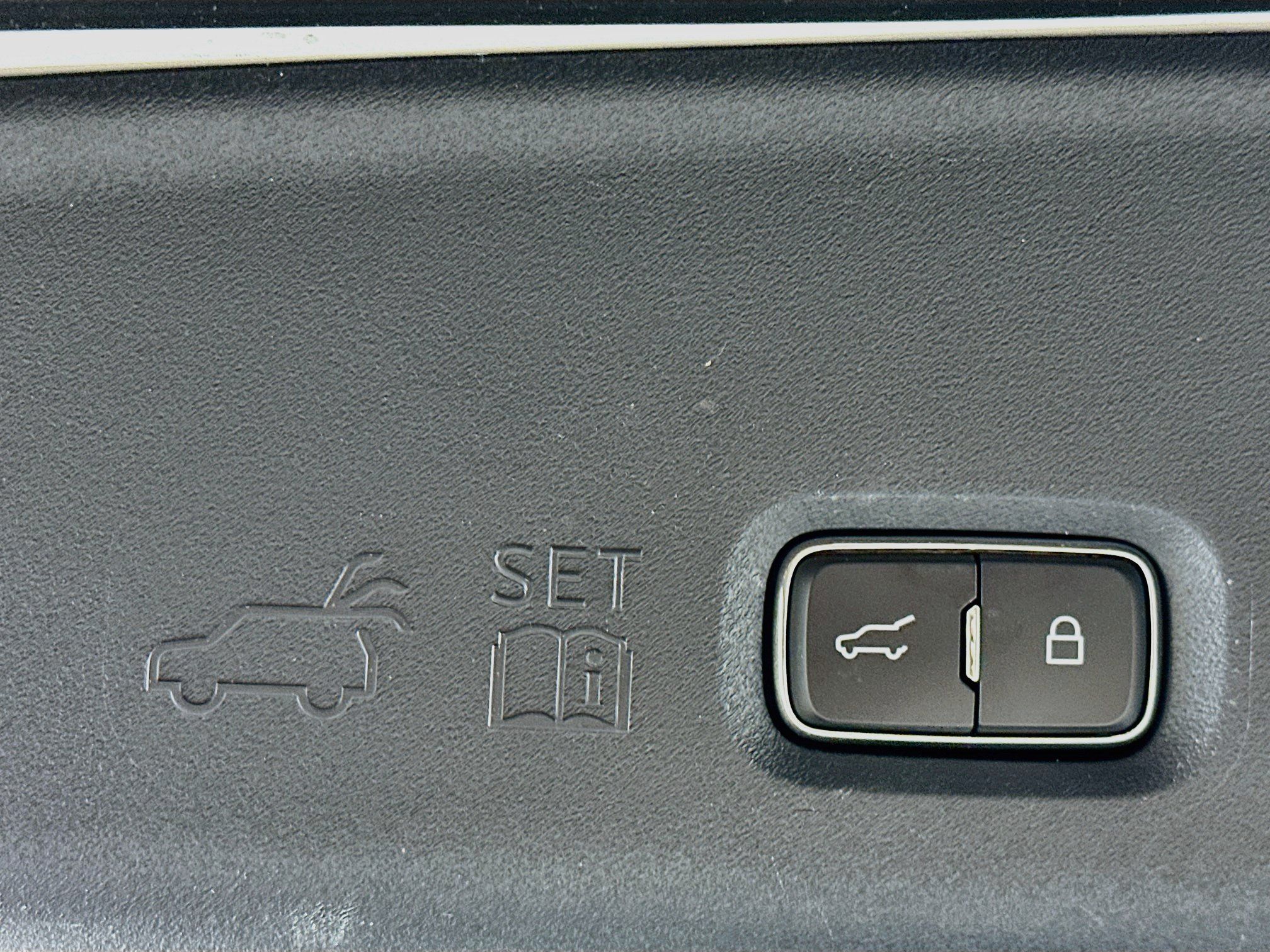 Used 2025 Ford Expedition Active AWD/4WD image 33