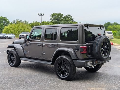 Used 2025 Jeep Wrangler Unlimited Sahara AWD/4WD image 7