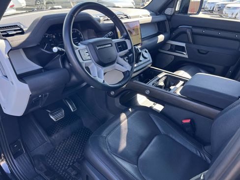 Used 2023 Land Rover Defender 130 X-Dynamic SE image 7