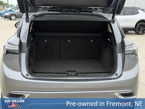 Certified 2021 Buick Envision Avenir w/ Technology Package II AWD/4WD image 5