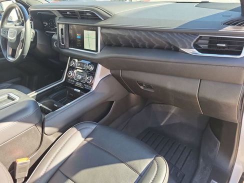 Used 2023 GMC Yukon XL Denali image 30