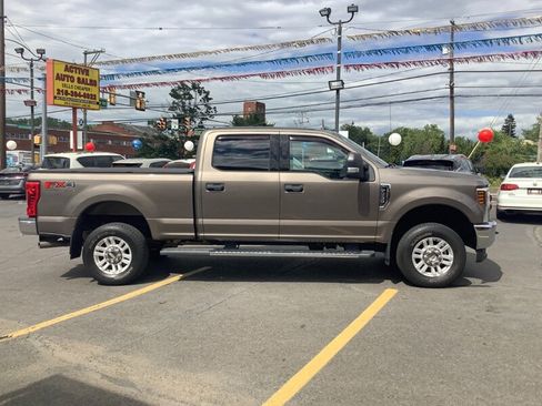 Used 2018 Ford F250 XLT w/ FX4 Off-Road Package AWD/4WD image 8