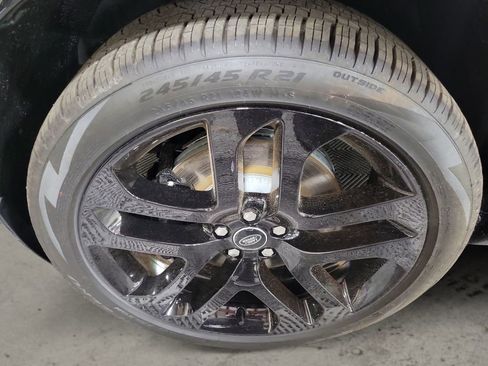 New 2025 Land Rover Discovery Sport Dynamic SE image 9