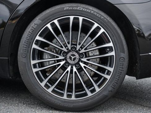 Used 2022 Mercedes-Benz S 580 4MATIC Sedan w/ 3D Technology Package image 19