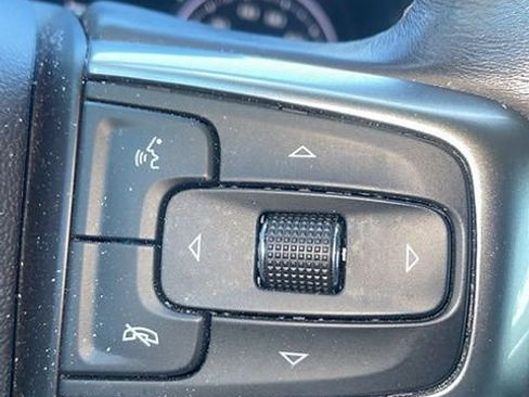 Used 2022 Chevrolet Silverado 1500 LT w/ Safety Package image 10