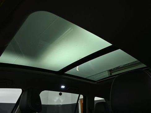 New 2026 Volkswagen Atlas SE image 2