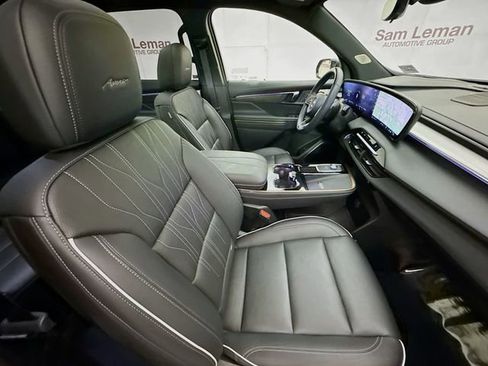 Used 2025 Buick Enclave Avenir w/ Super Cruise Package image 33