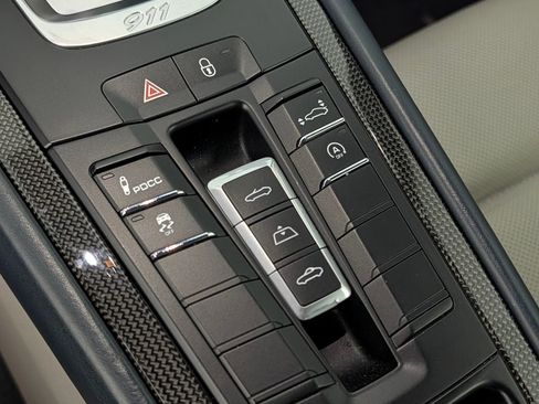 Certified 2019 Porsche 911 Turbo S image 31